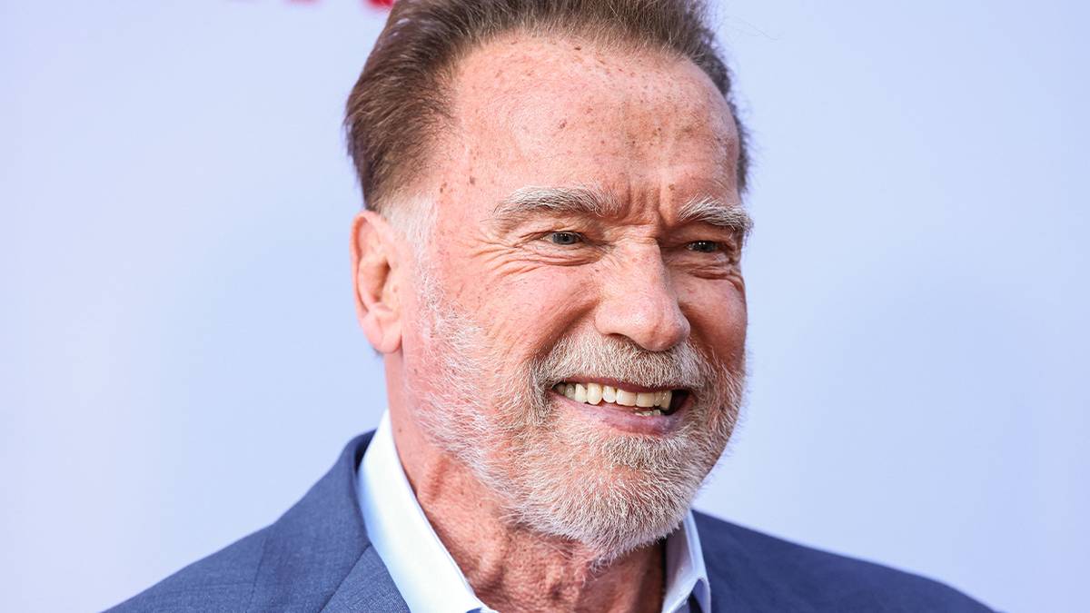 Unleash the Beast: Director Hints at Arnold Schwarzenegger's Iconic Return to Predator!