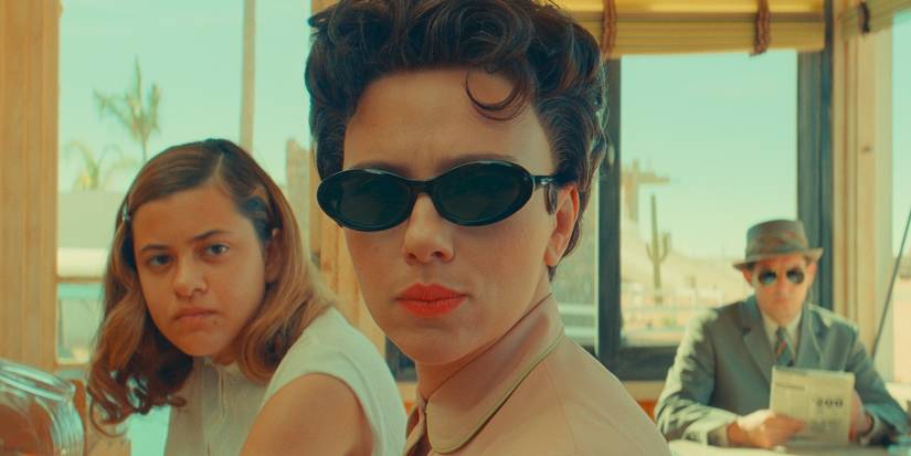 Grace Edwards and Scarlett Johansson in Asteroid City