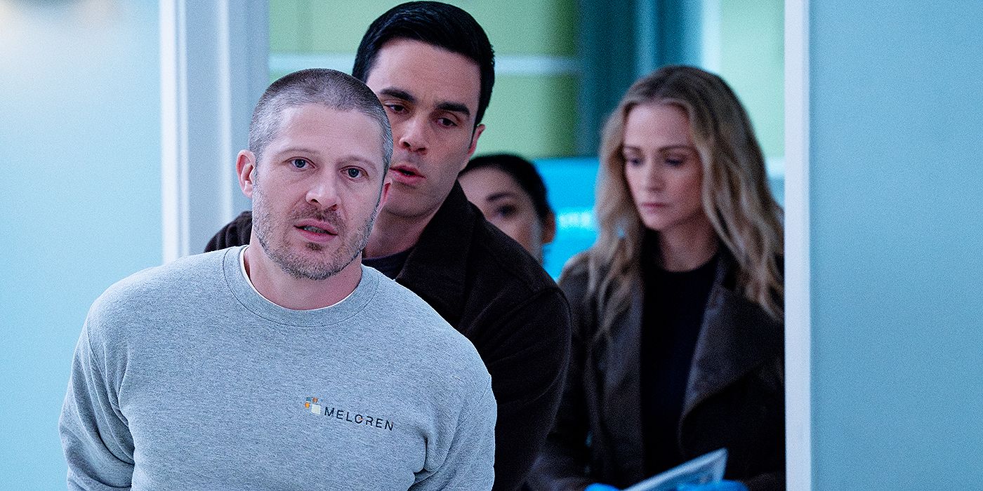 Green walks Voit through the hospital in Criminal Minds: Evolution Season 3 Episode 9