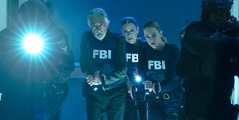 Rossi, Prentiss, dan JJ dalam perlengkapan taktis mereka di rumah sakit di Pikiran Kriminal: Evolusi Musim 3 Episode 9