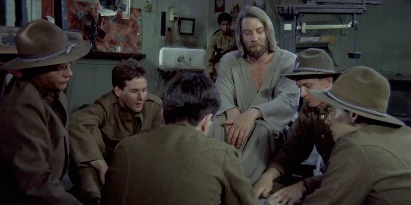 Donald Sutherland and soldiers in 'Johnny Got His Gun'