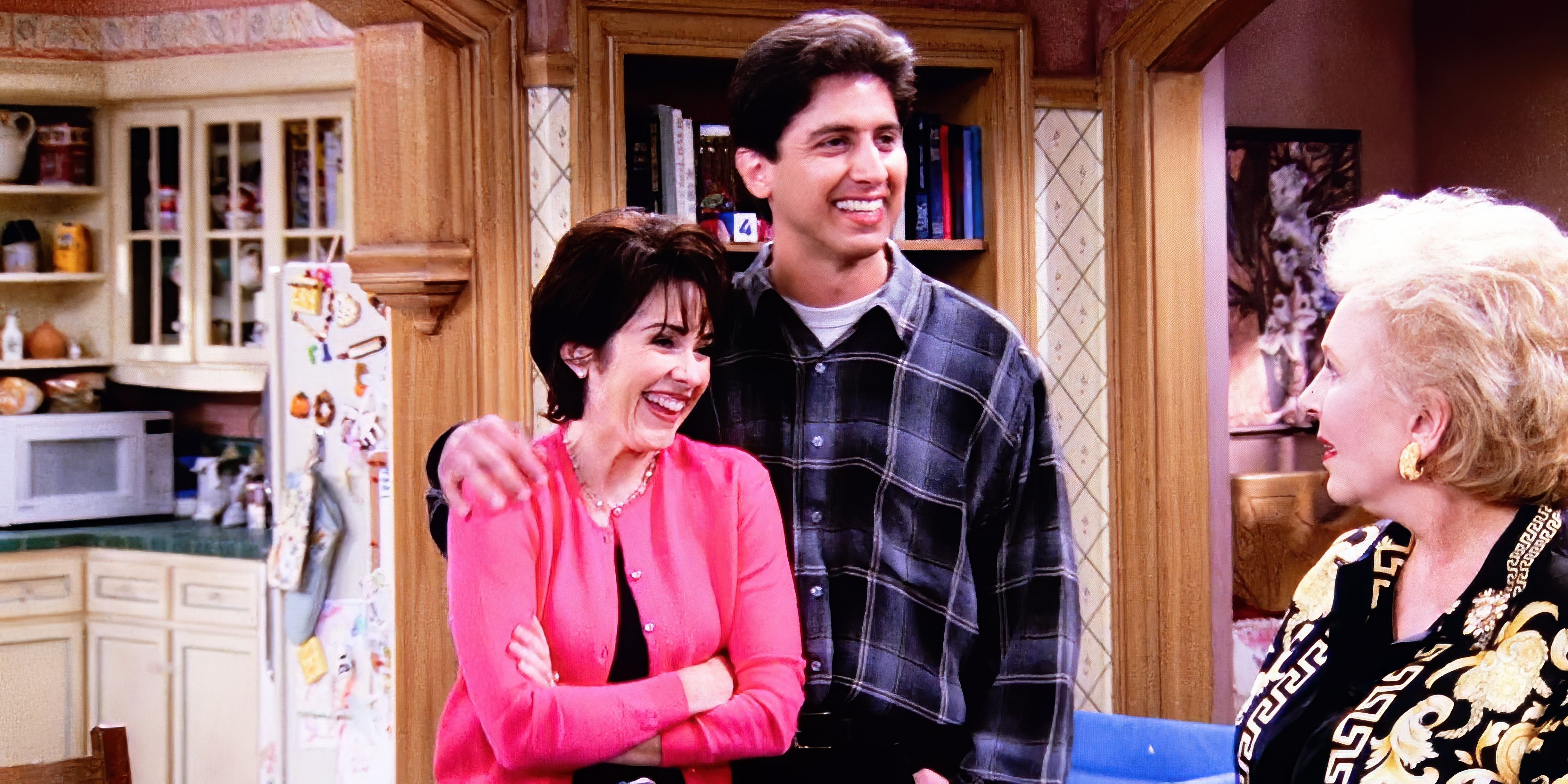 Somewhere In Queens' Review: Ray Romano \u0026 Laurie Metcalf In Family Drama, image size:1500x750