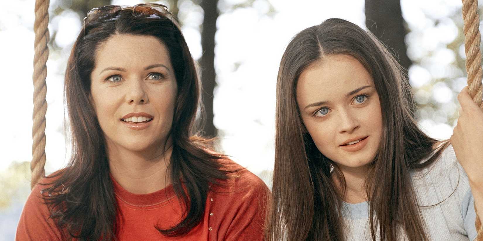 Lauren Graham's Lorelai and Alexis Bledel's Rory in Gilmore Girls