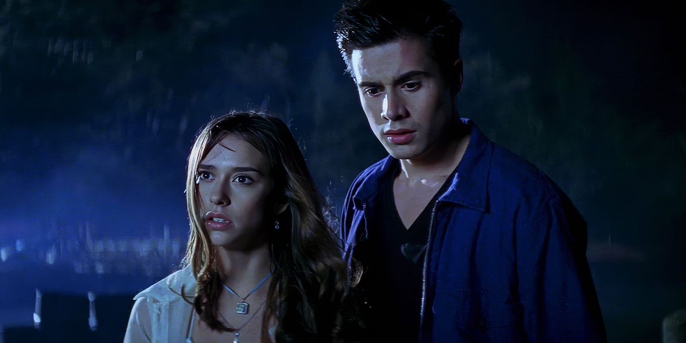  Ray and Julie looking  scared expressions in I Know What You Did Last Summer