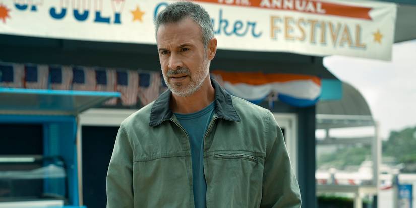 Freddie Prinze Jr. as Ray Bronson at a festival in I Know What You Did Last Summer 2025.