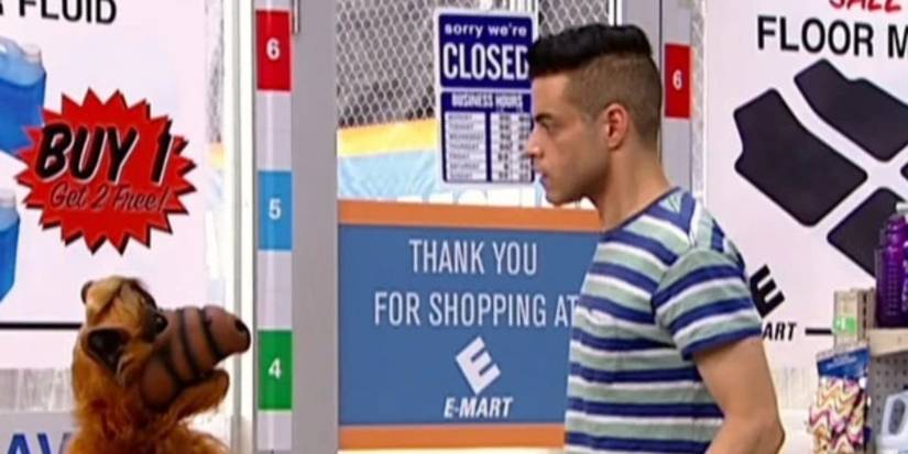 Elliot talking to alf in Mr. Robot