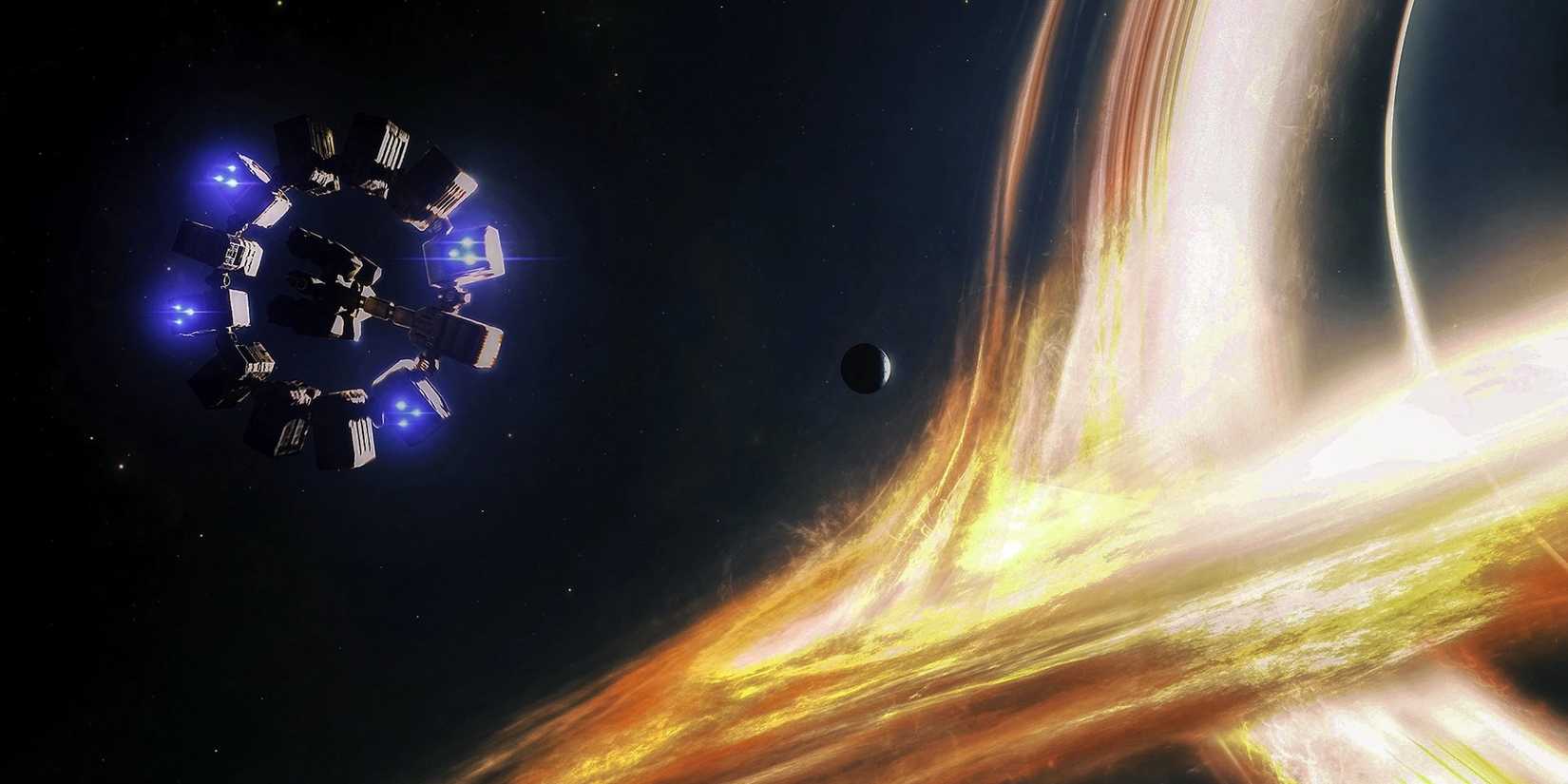 A space station orbitting a black hole in Interstellar