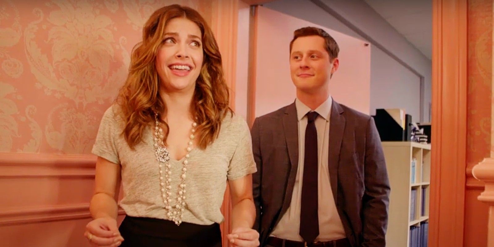 This Forgotten Sitcom Led by a 'Schitt's Creek' Star Completely ...