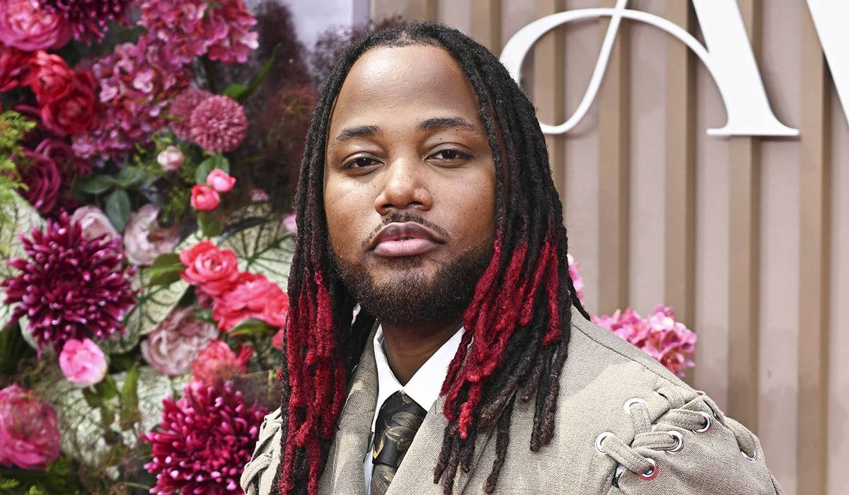 Leon Thomas Is Dominating the Billboard Charts with "Mutt," but His Journey  Wasn't an Overnight Success