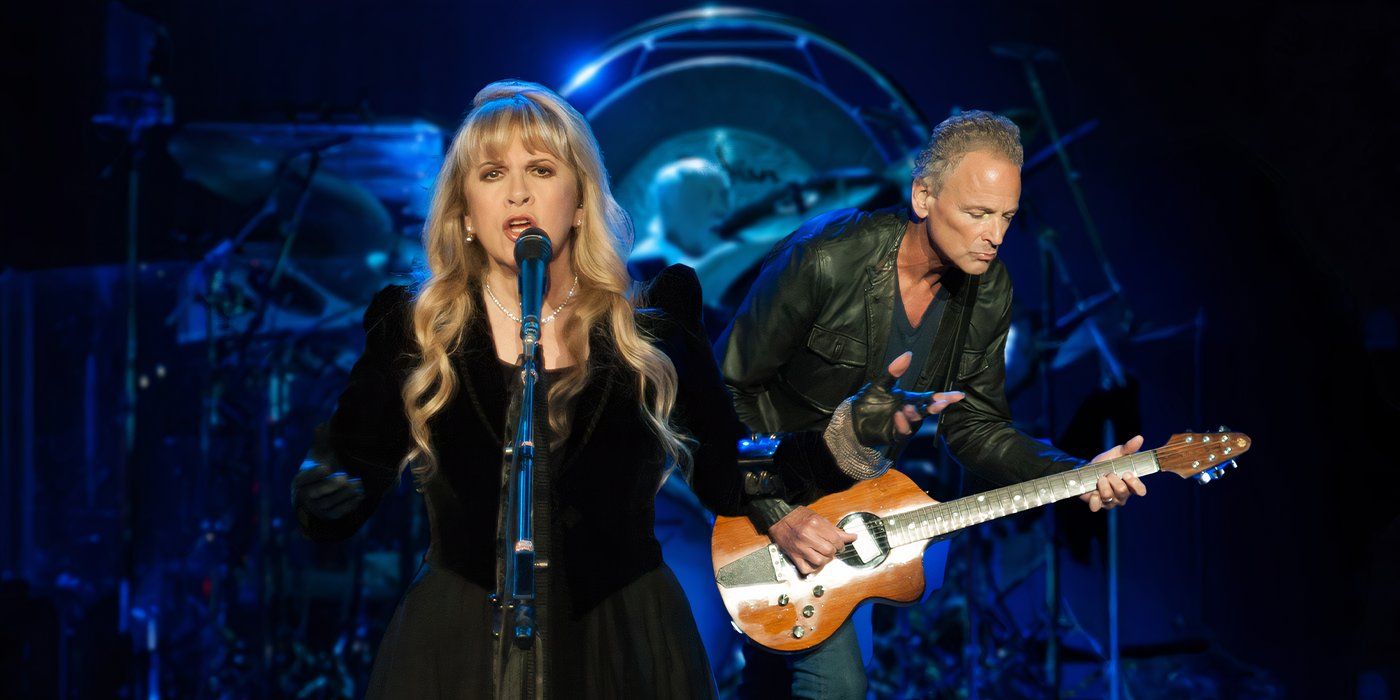 Stevie Nicks and Lindsey Buckingham performing together