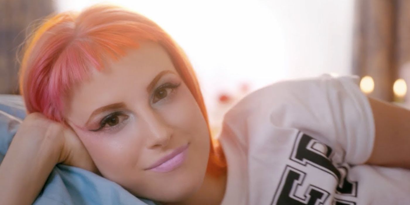 paramore-haley-williams-still-into-you-music-video