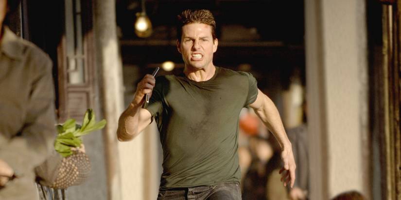 Ethan Hunt (Tom Cruise) running through Shanghai in Mission: Impossible III (2006)
