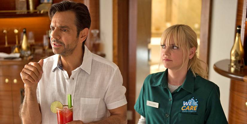 Anna Faris as Kate Sullivan and Eugenio Derbez as Leonardo Montenegro in Overboard