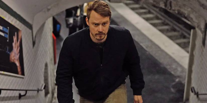 Michael Dorman in Patriot Season 2