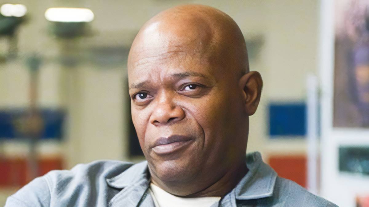 Samuel L. Jackson as H looking at a person offscreen in Unthinkable