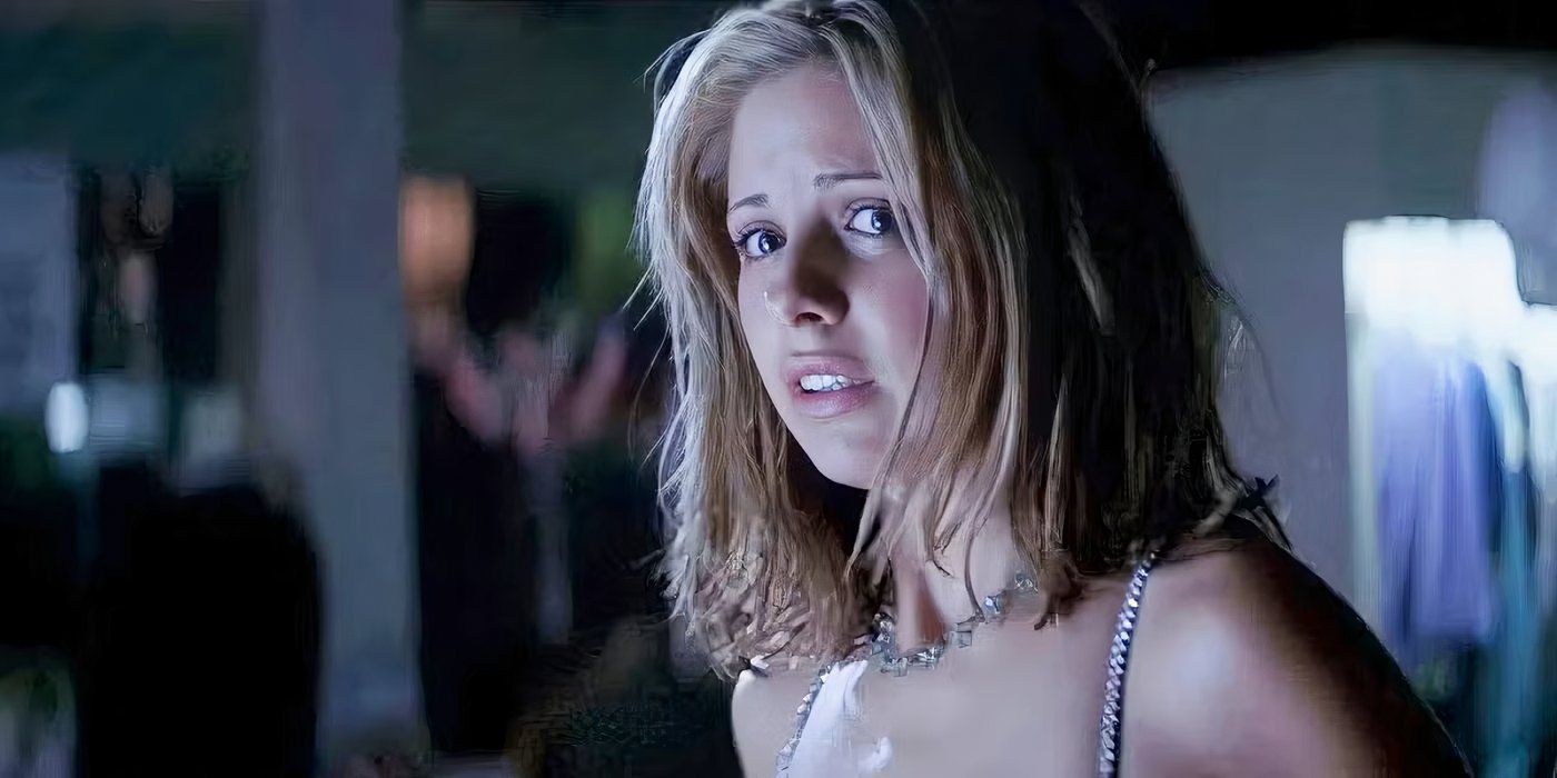 Helen (Sarah Michelle Gellar) looking scared in 'I Know What You Did Last Summer'