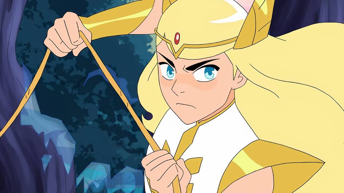She-Ra holds a rope with a fierce and determined expression in She-Ra and the Princesses of Power.