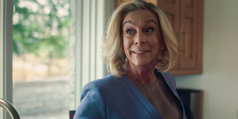Jamie Lee Curtis as Donna Berzatto in The Bear Season 4 Episode 3