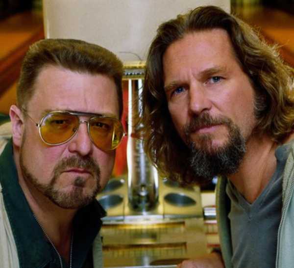 John Goodman and Jeff Bridges looking at the camera in The Big Lebowski