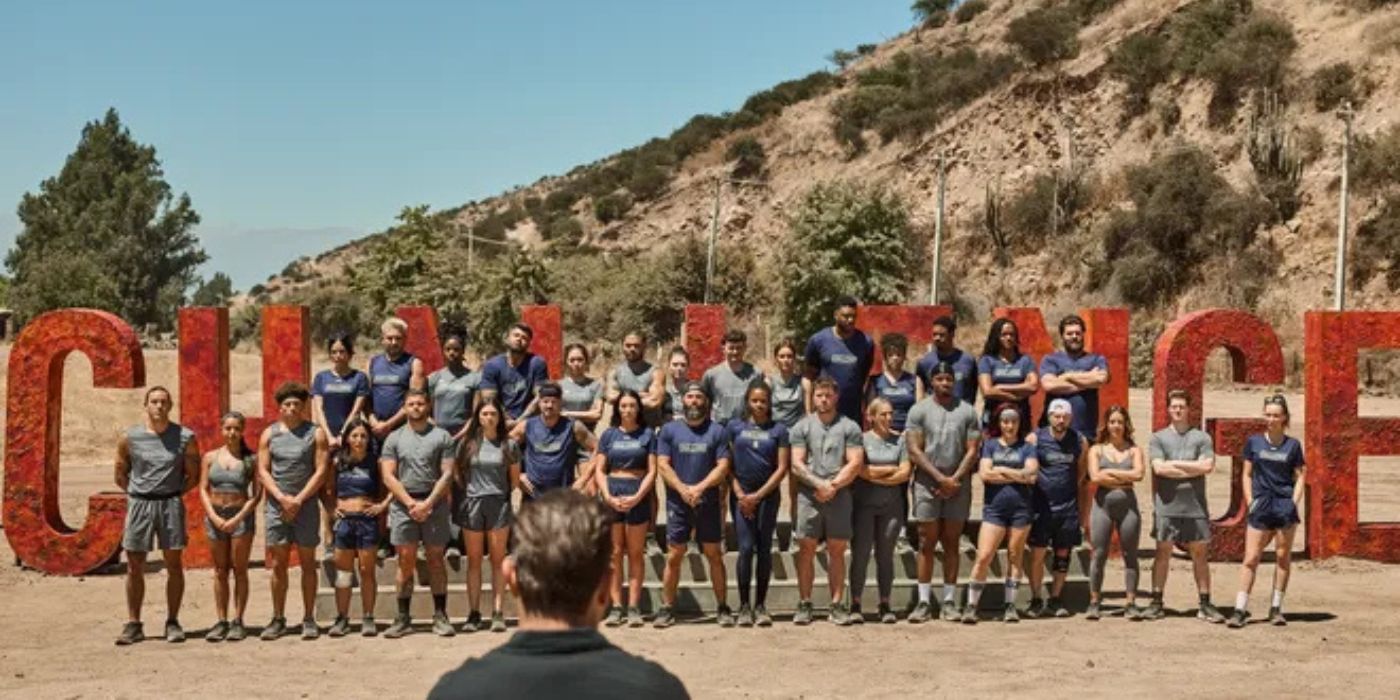 Host TJ Lavin welcomes the cast to 'The Challenge: Vets and New Threats.'