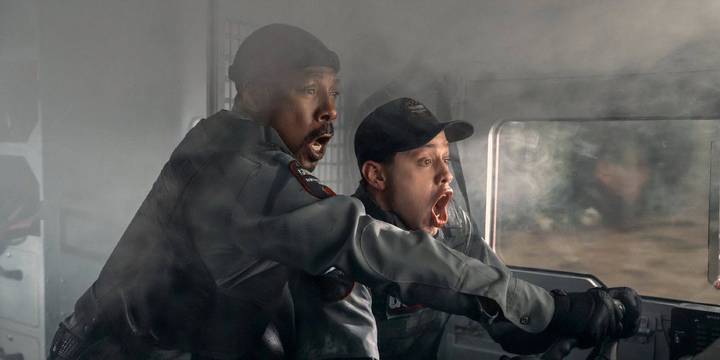 Eddie Murphy and Pete Davidson panicking in a smoke-filled vehicle in The Pickup