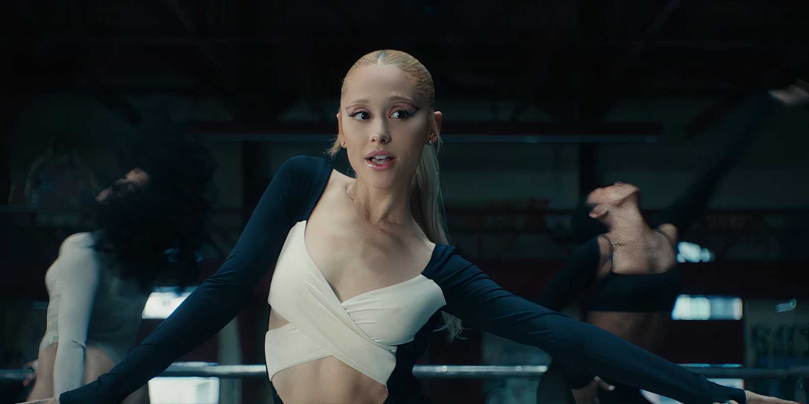 ARIANA-GRANDE-IES-A-MUSIC-VIDEO