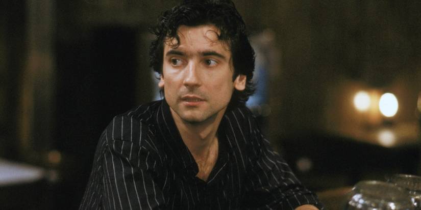 Griffin Dunne no bar em depois do expediente.