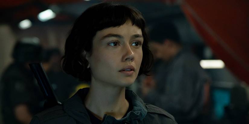 Wendy (Sydney Chandler) looking worried in Alien: Earth.