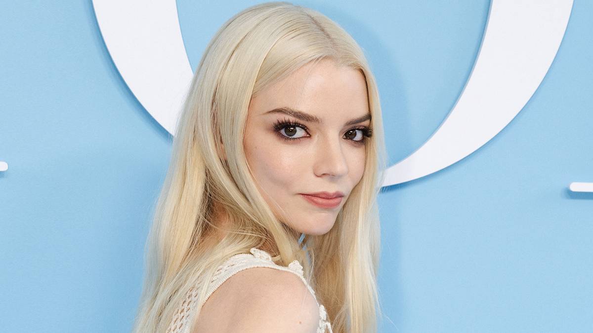 Anya Taylor-Joy’s 0 Million Sci-Fi Bomb Gets Speared at the Box Office by New ‘Predator’ Hit Anya Taylor-Joy’s 0 Million Sci-Fi Bomb Gets Speared at the Box Office by New ‘Predator’ Hit