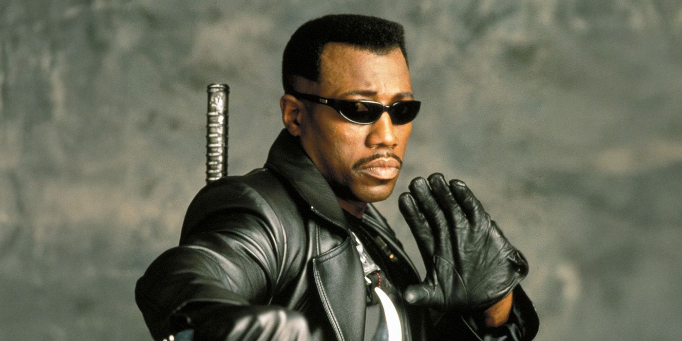 Wesley Snipes as Blade striking a fight stance