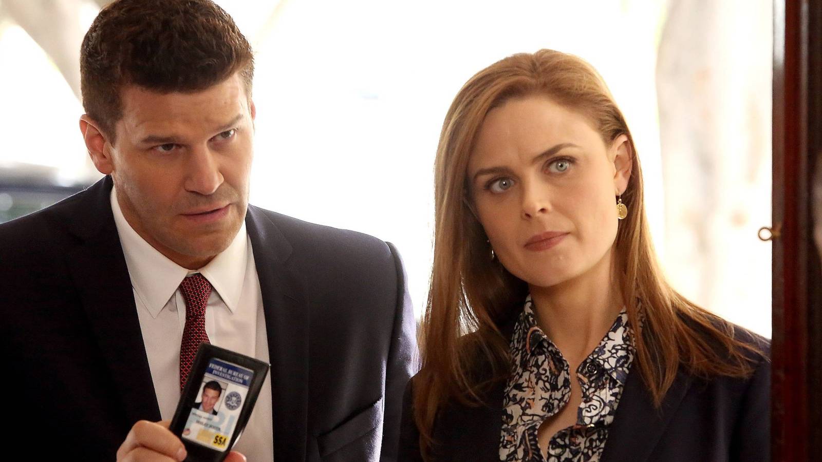 Booth and Bones at someone's door to ask them a few questions on Bones