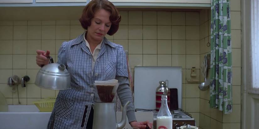 Delphine Seyrig preparing coffee in Jeanne Dielman, 23 quai du Commerce, 1080 Bruxelles