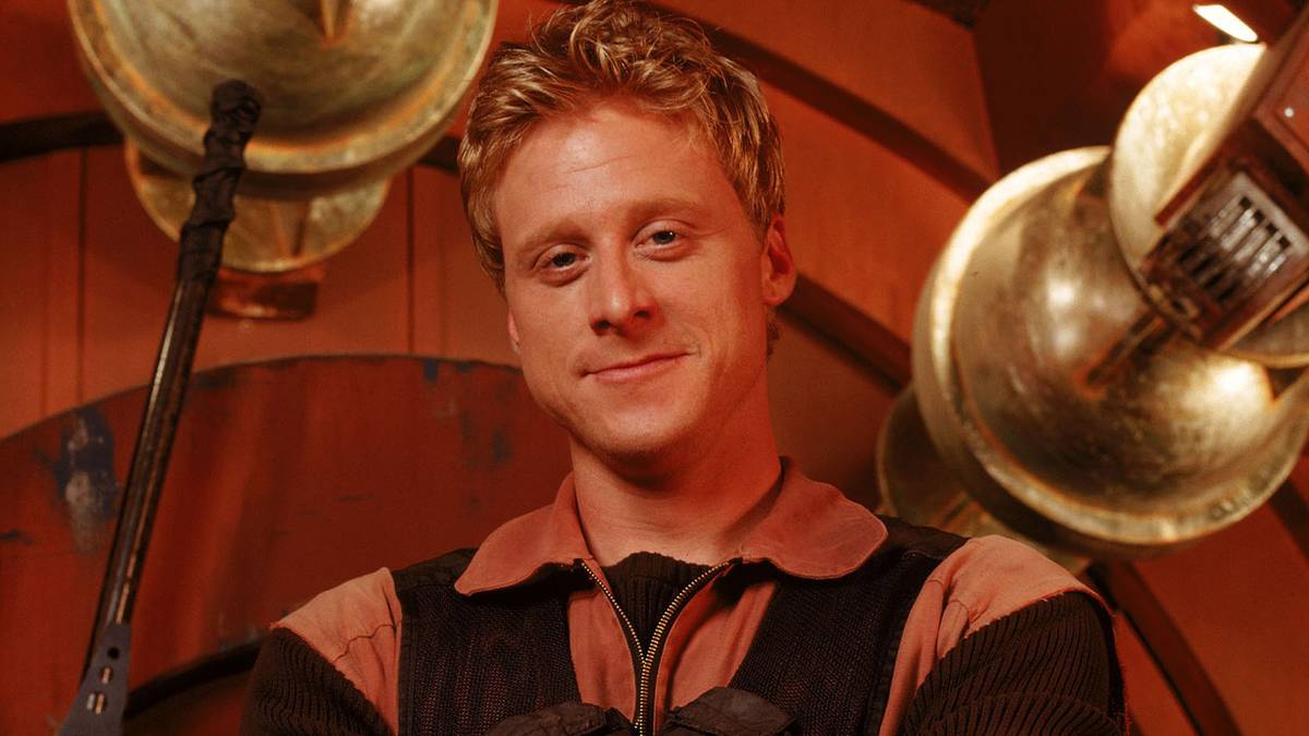 Alan Tudyk smiling as Hoban in Firefly promos