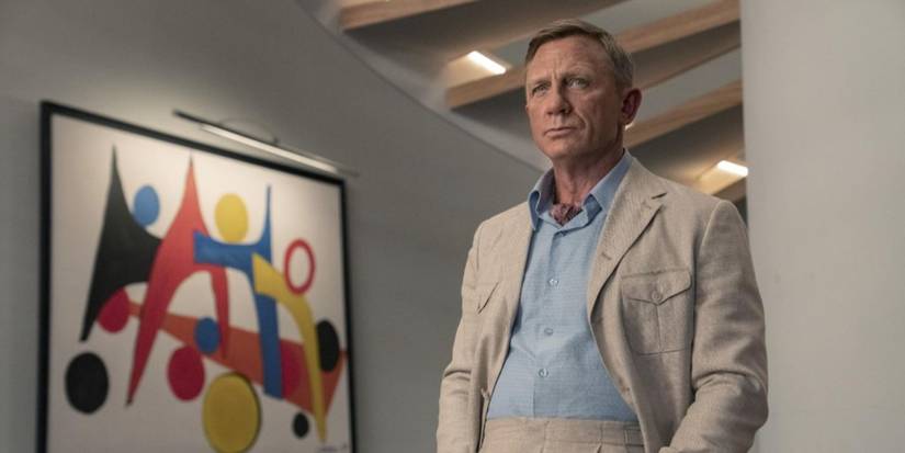Daniel Craig in Glass Onion