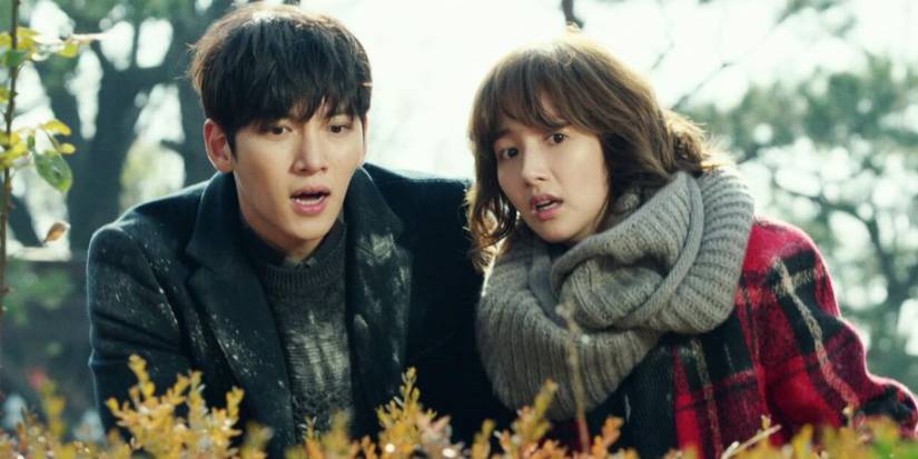 Park Min-young and Ji Chang-wook look in the same direction in the woods in Healer.