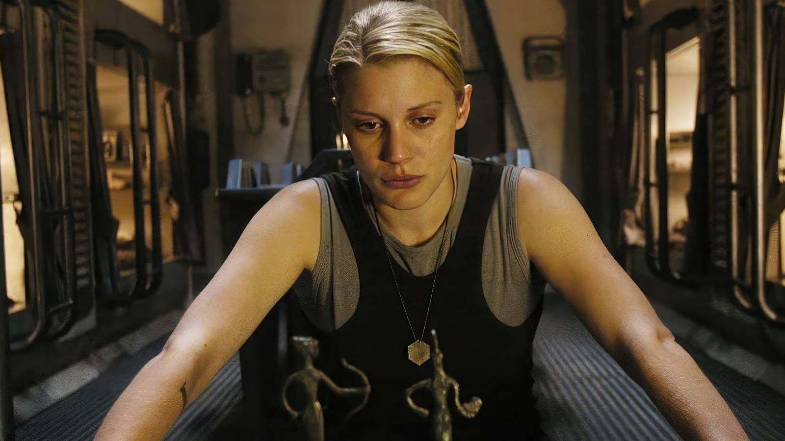 8 2000s Sci-Fi Shows That Are Perfect From Start to Finish 8 2000s Sci-Fi Shows That Are Perfect From Start to Finish
