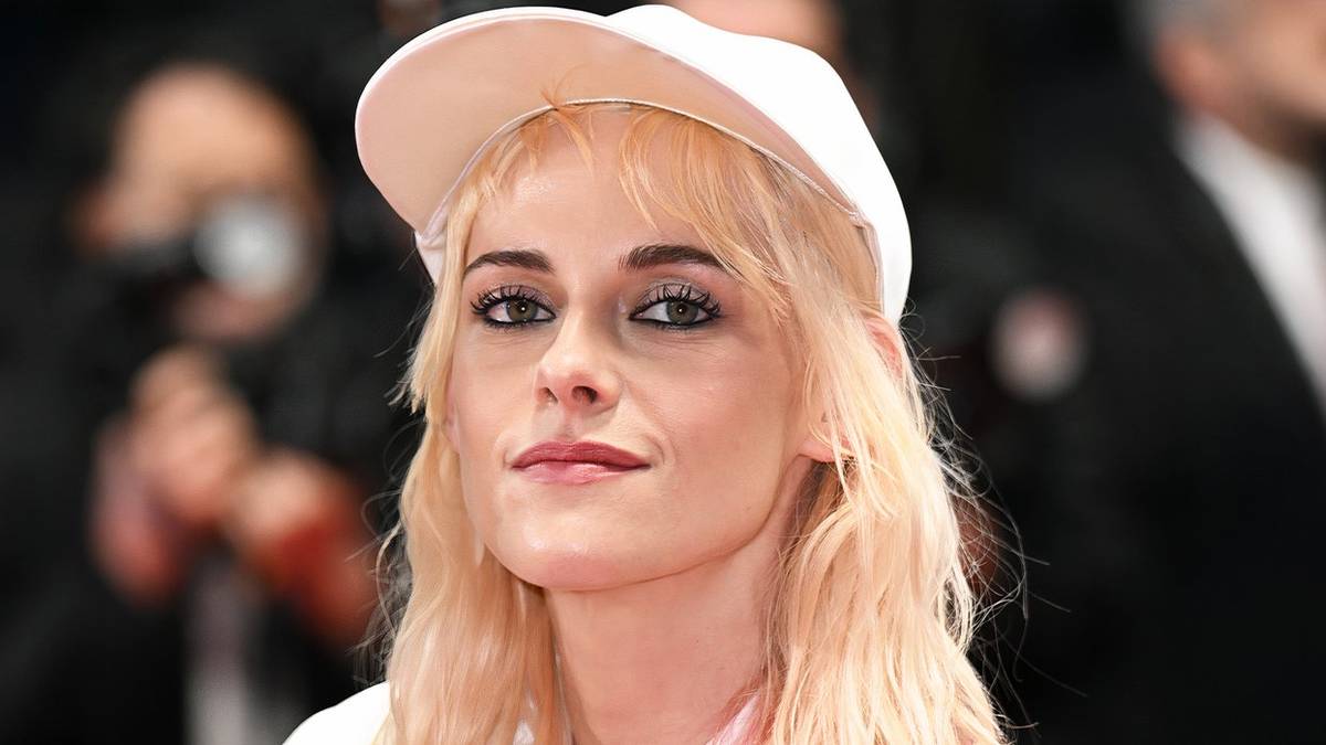 Kristen Stewart Reunites With an Emmy-Nominated French Director in This  Critically Acclaimed Thriller Landing on Streaming Next Month, image size:1200x675