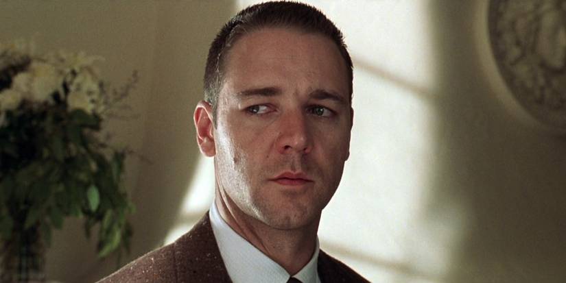 Russell Crowe as Bud White looking to the side in L.A. Confidential.