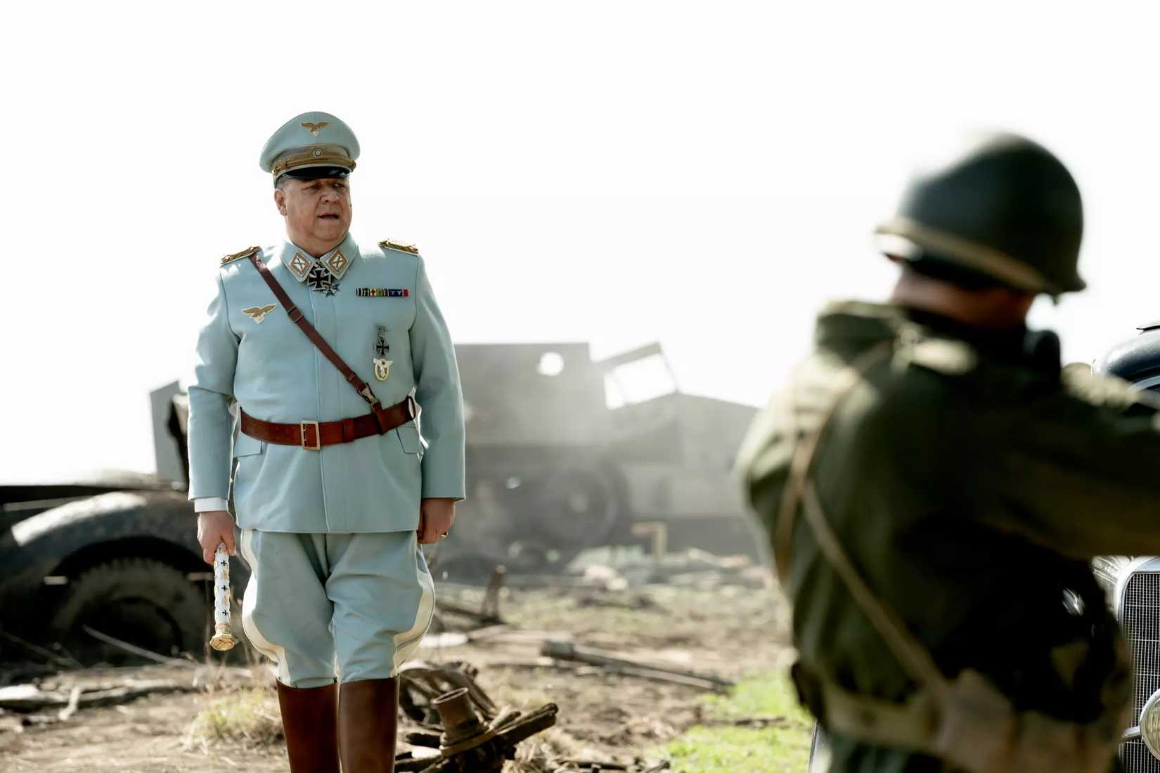 Russell Crowe Surveys the Battlefield in New Image From Hotly Russell Crowe Surveys the Battlefield in New Image From Hotly