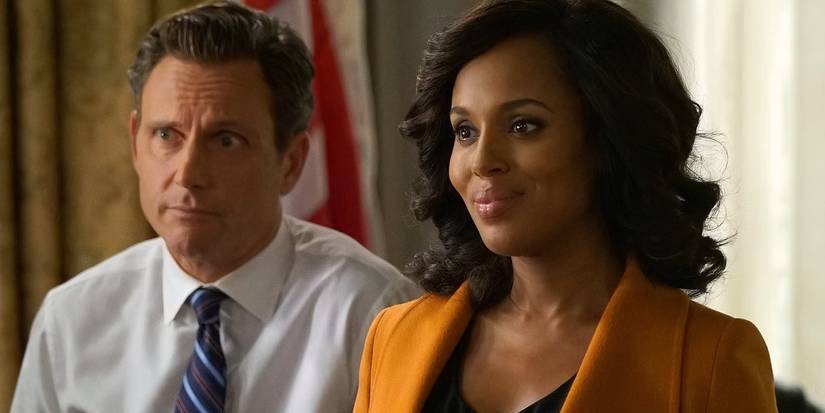 Tonijs Goldvins un Kerija Vašingtona sēž blakus un skatās uz priekšu skandālā.