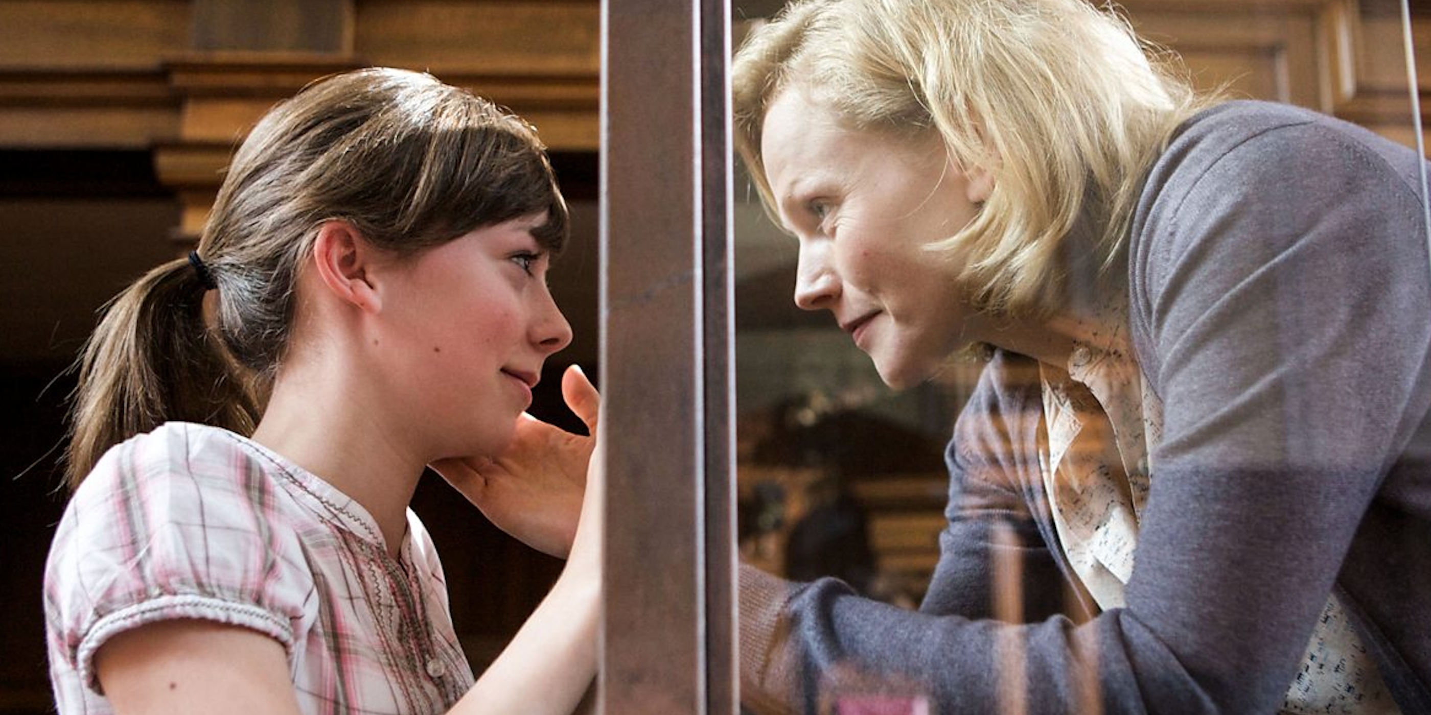 Maxine Peake at trial with her daughter in 'Criminal Justice.'