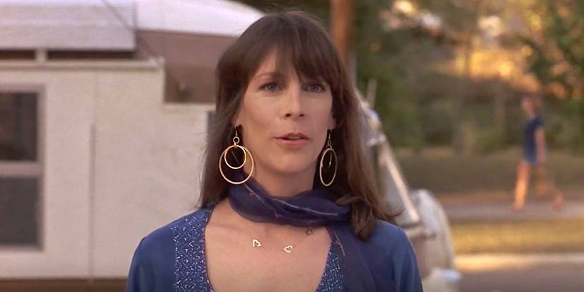 Shelly (Jamie Lee Curtis) leaves her camper in My Girl.