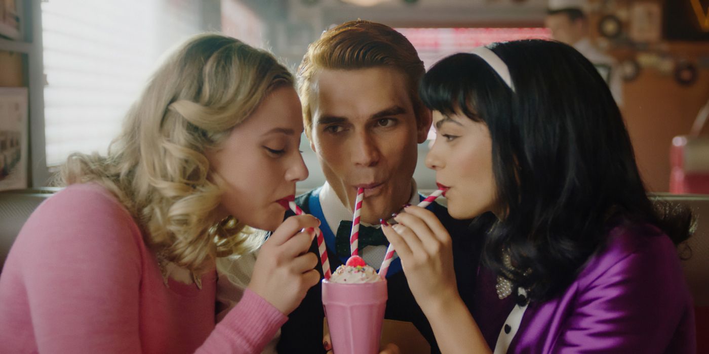 RIVERDALE, from left: Lili Reinhart, KJ Apa, Camila Mendes, 'Chapter One Hundred: The Jughead Paradox'