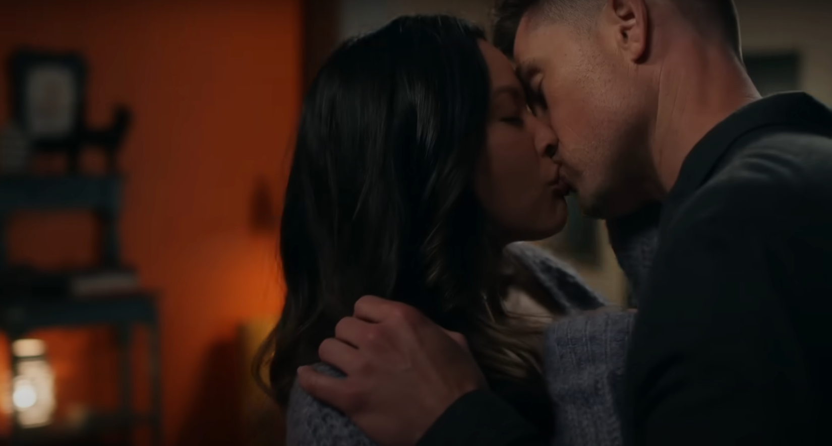 Tim Bradford and Lucy Chen's first kiss on The Rookie.