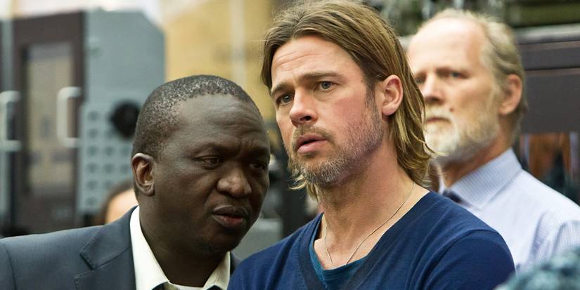 Brad Pitt and Fana Mokoena among a crowd in the zombie film World War Z. 