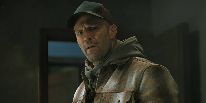 Jason Statham dalam seorang lelaki yang bekerja merengut seseorang di luar kamera