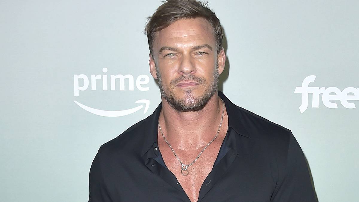 'Reacher's Alan Ritchson Promises Season 4 Will Make 1 Huge Change to ...