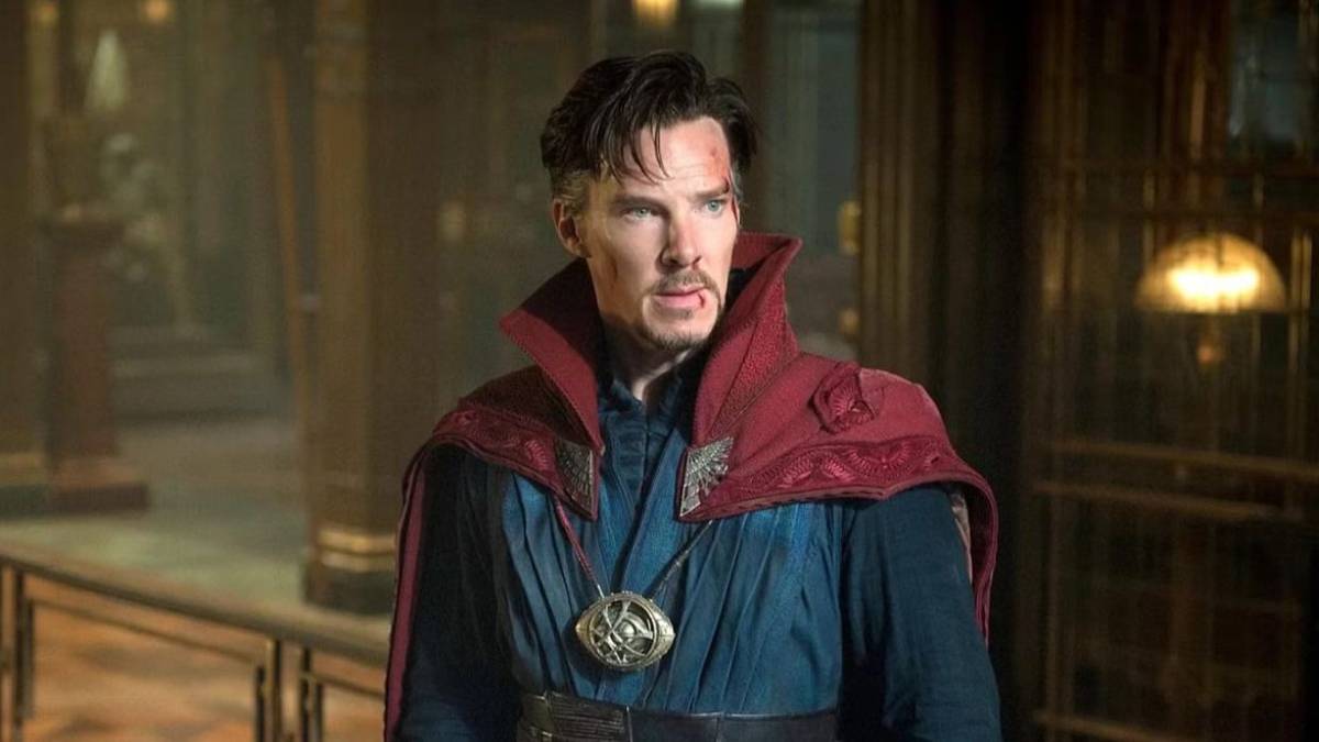 Benedict Cumberbatch looking intently in 'Doctor Strange'