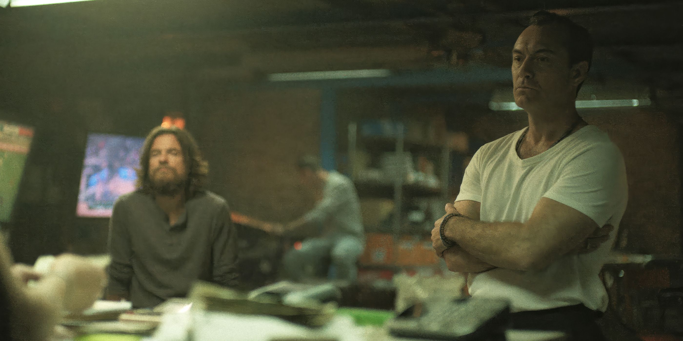Jude Law Took Inspiration From Kurt Cobain for His New Netflix Crime ...