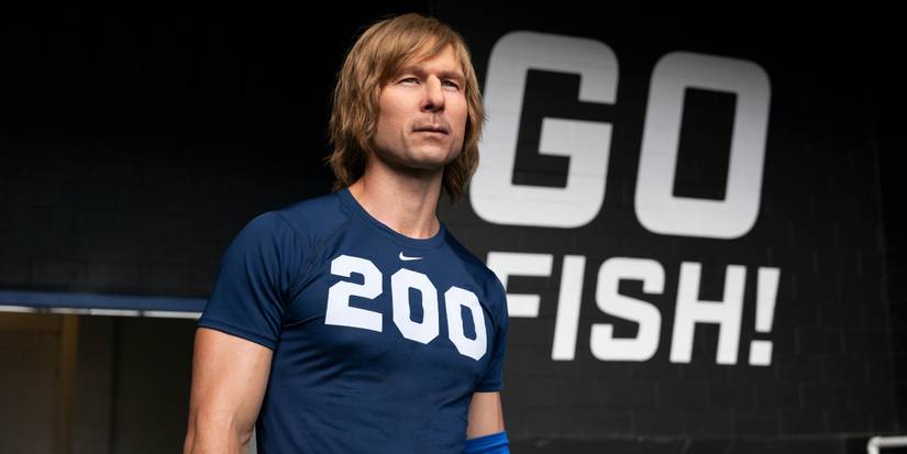 Glen Powell dalam pemutaran perdana Chad Powers